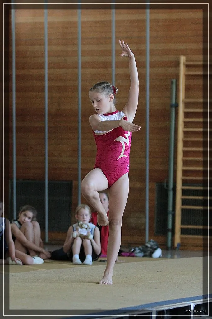 Celine Kenngott am Boden